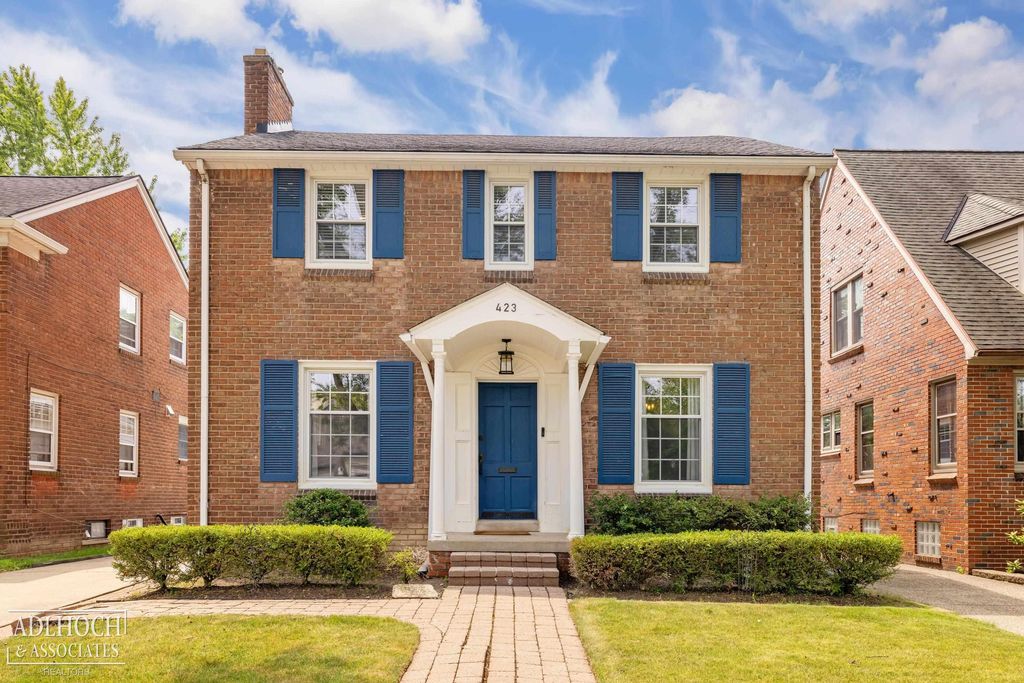 423 Moran Road, Grosse Pointe Farms, MI 48236