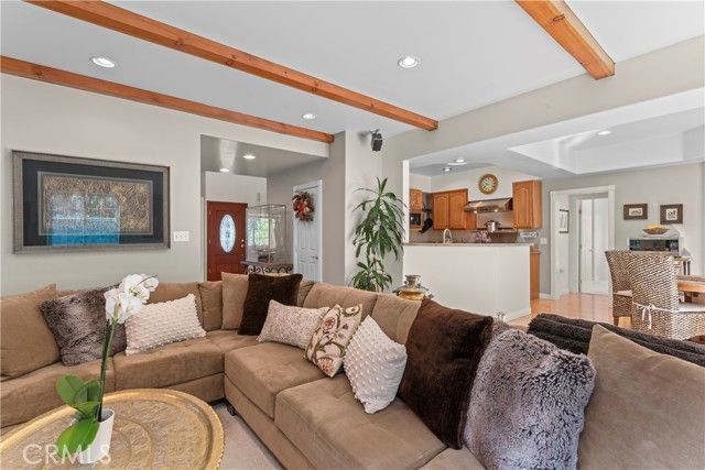 197 Massive Road, Lake Arrowhead, CA 92317