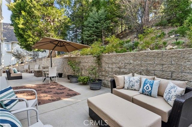 197 Massive Road, Lake Arrowhead, CA 92317