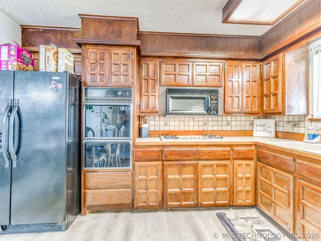 4919 S 94th East Place, Tulsa, OK 74145