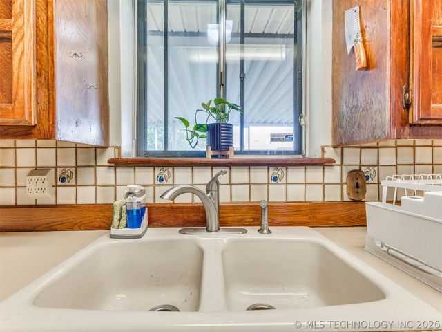 4919 S 94th East Place, Tulsa, OK 74145
