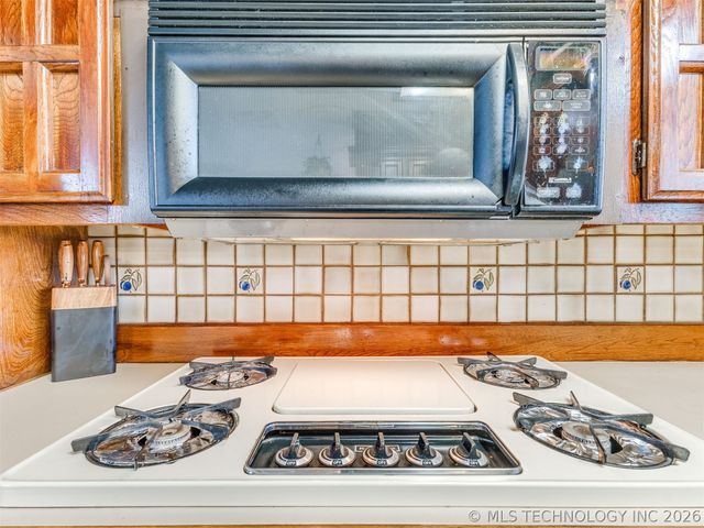 4919 S 94th East Place, Tulsa, OK 74145