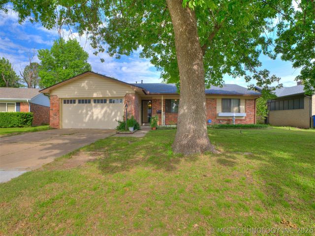 4919 S 94th East Place, Tulsa, OK 74145
