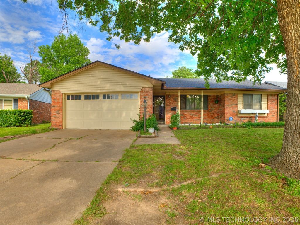 4919 S 94th East Place, Tulsa, OK 74145