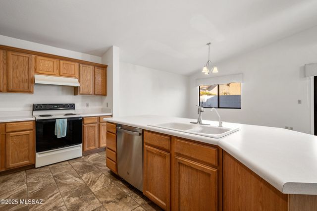 8563 S Dubloon Way, Tucson, AZ 85756