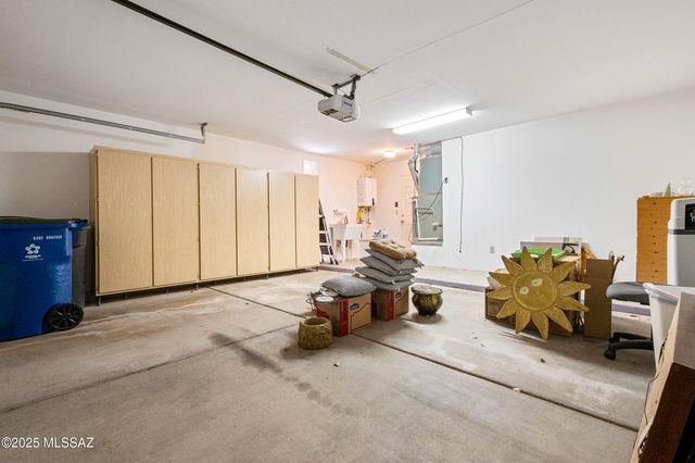 8563 S Dubloon Way, Tucson, AZ 85756