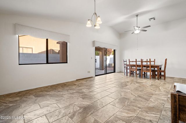 8563 S Dubloon Way, Tucson, AZ 85756