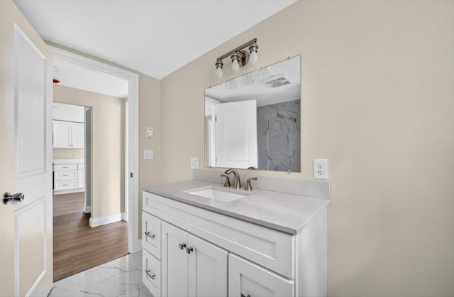69 Wolcott Ave, Dartmouth, MA 02747