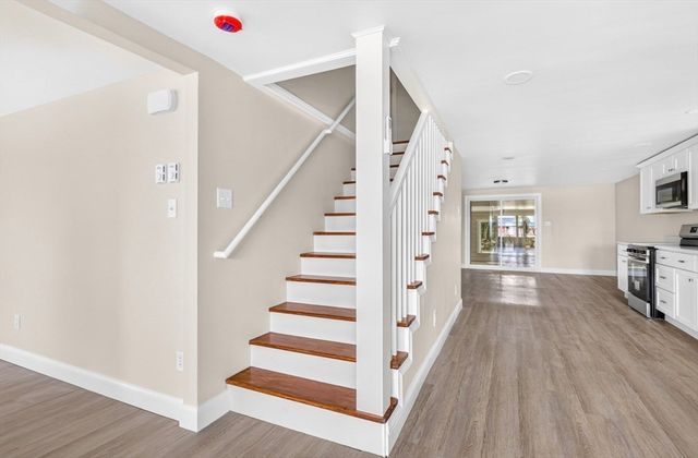 69 Wolcott Ave, Dartmouth, MA 02747