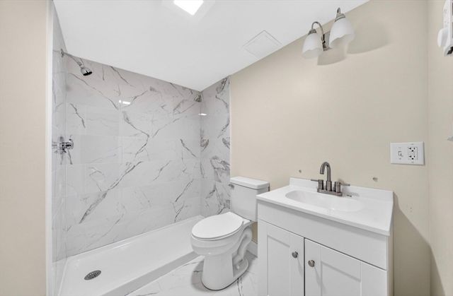 69 Wolcott Ave, Dartmouth, MA 02747