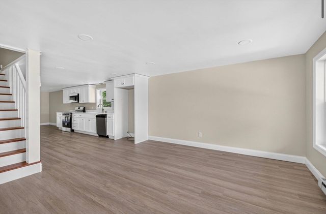 69 Wolcott Ave, Dartmouth, MA 02747