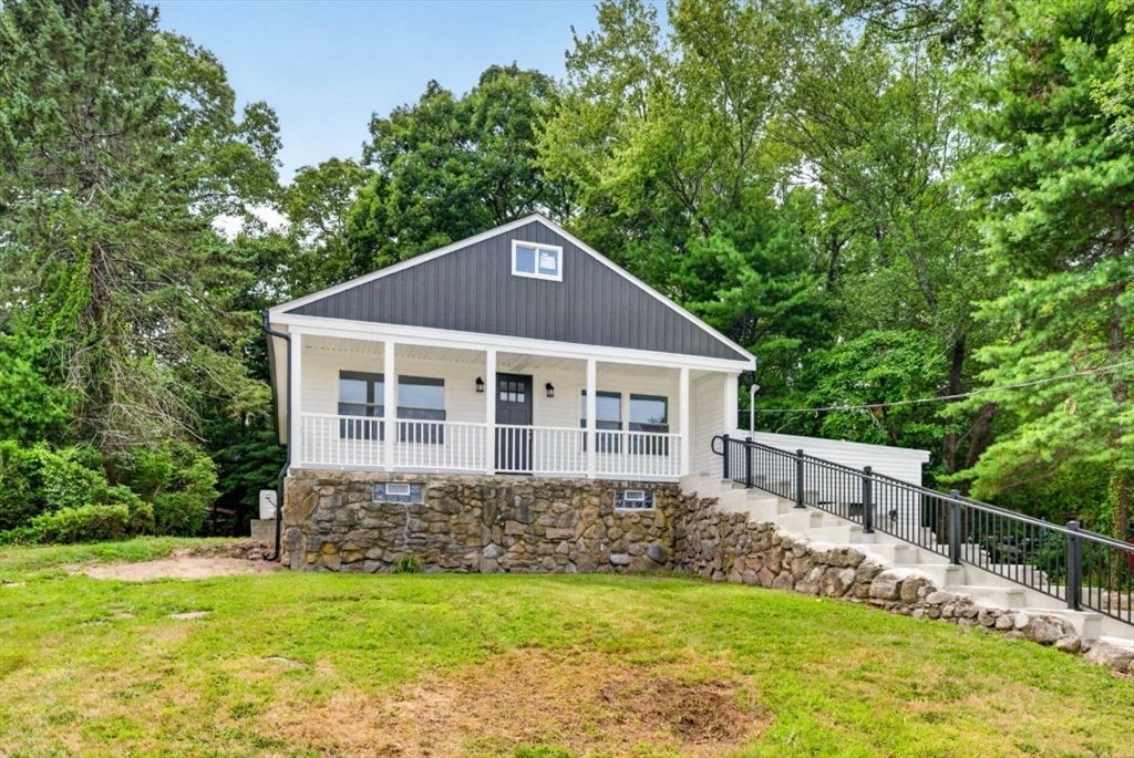 69 Wolcott Ave, Dartmouth, MA 02747