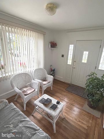 463 BURMONT RD, Drexel Hill, PA 19026