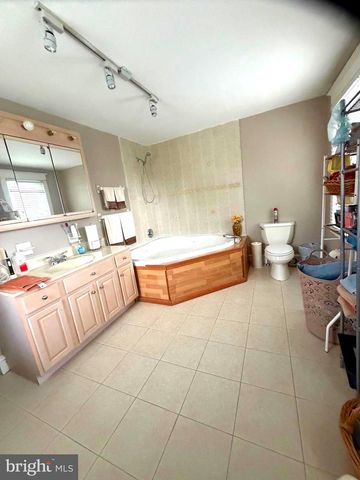 463 BURMONT RD, Drexel Hill, PA 19026