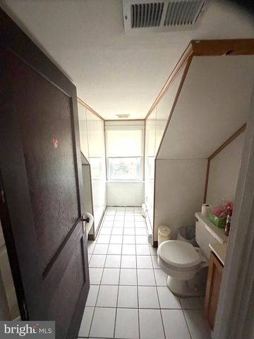 463 BURMONT RD, Drexel Hill, PA 19026