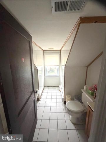 463 BURMONT RD, Drexel Hill, PA 19026