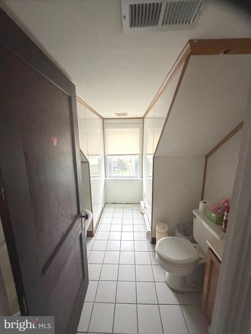463 BURMONT RD, Drexel Hill, PA 19026