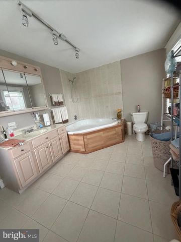 463 BURMONT RD, Drexel Hill, PA 19026