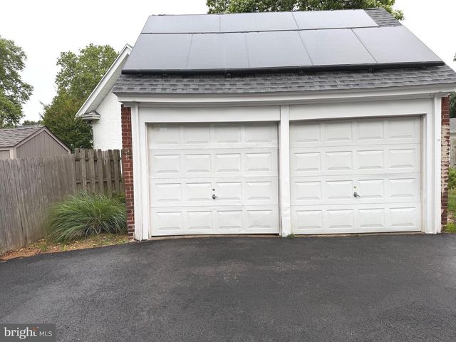 463 BURMONT RD, Drexel Hill, PA 19026