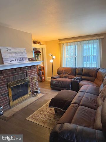 463 BURMONT RD, Drexel Hill, PA 19026