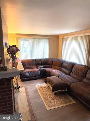463 BURMONT RD, Drexel Hill, PA 19026