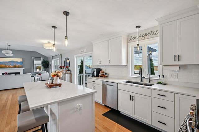 43 Gedney Dr, Peabody, MA 01960