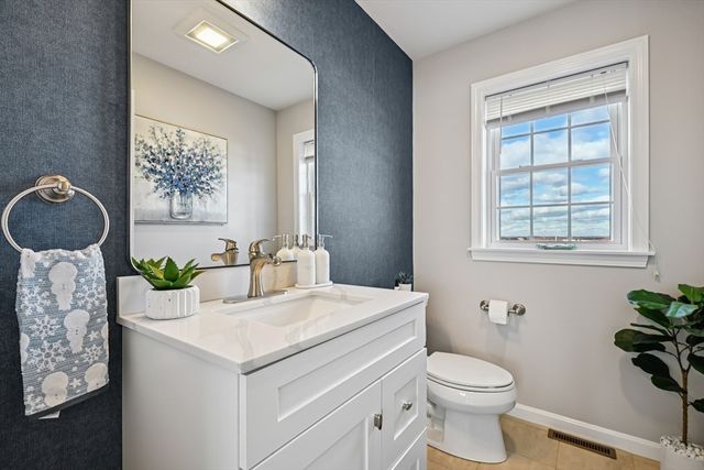 43 Gedney Dr, Peabody, MA 01960