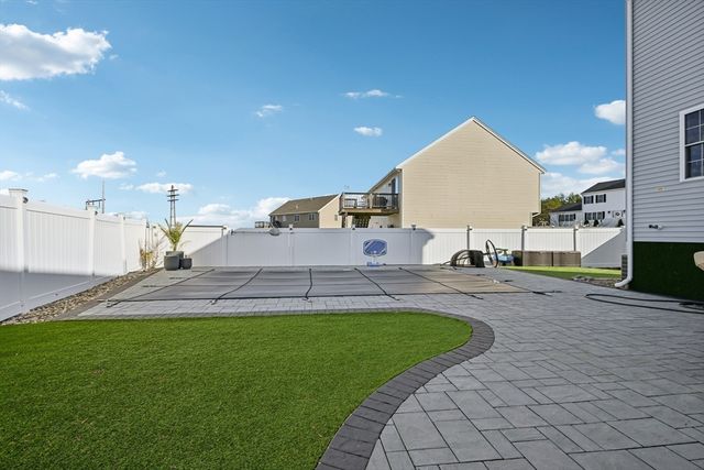 43 Gedney Dr, Peabody, MA 01960