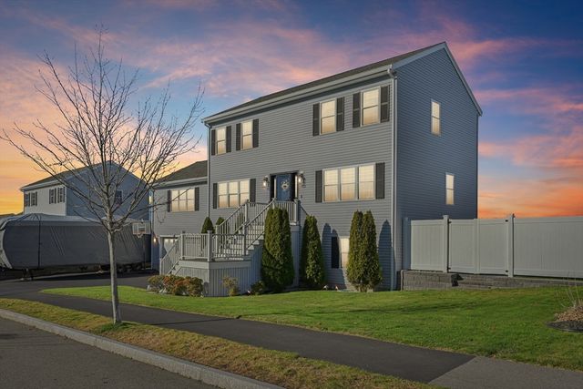 43 Gedney Dr, Peabody, MA 01960