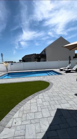 43 Gedney Dr, Peabody, MA 01960