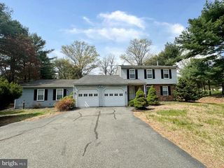 137 E WOLFERT STATION RD, Mickleton, NJ 08056