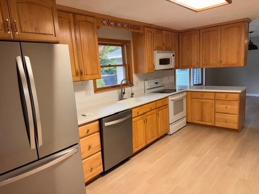 2 Corey Drive 2, Peabody, MA 01960