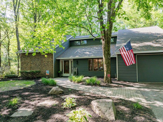 7509 W River Rd, Yorktown, IN 47396