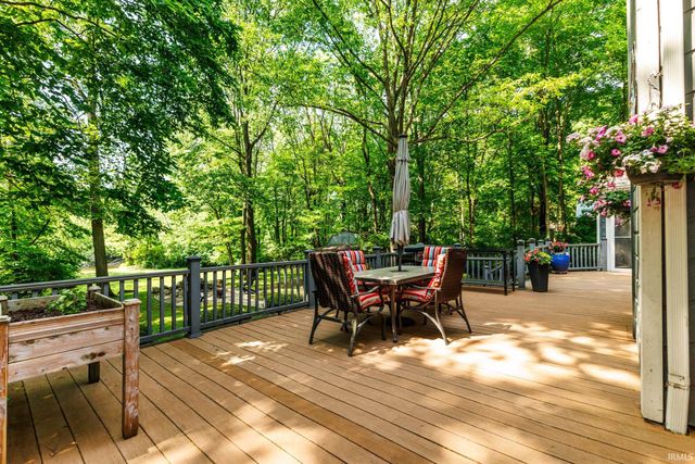 7509 W River Rd, Yorktown, IN 47396