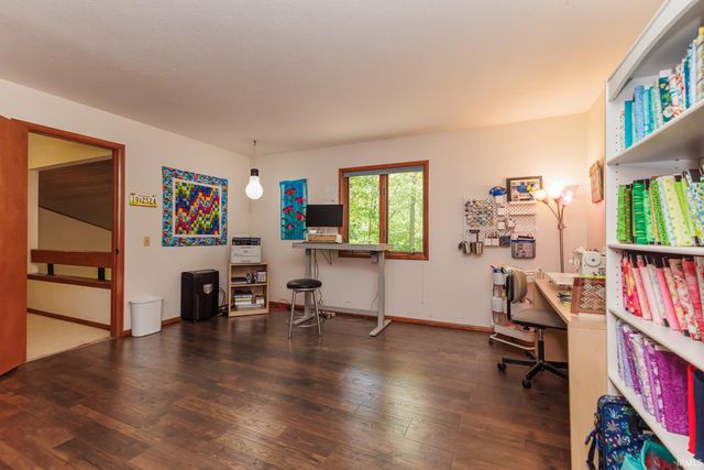 7509 W River Rd, Yorktown, IN 47396