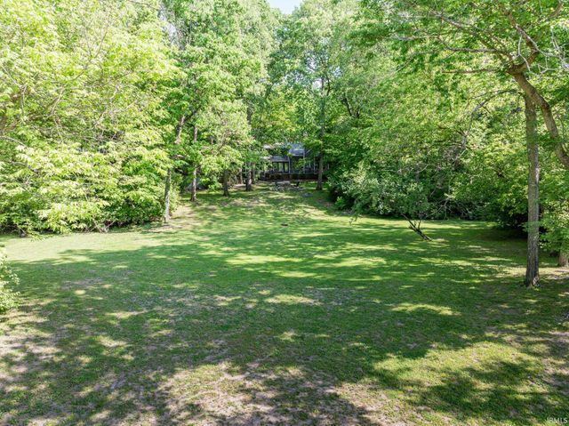 7509 W River Rd, Yorktown, IN 47396