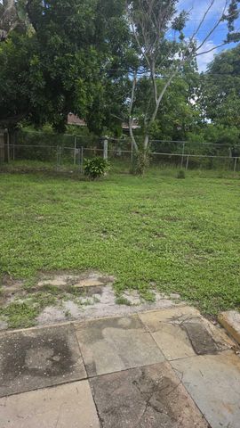 330 W 29TH Street W, Riviera Beach, FL 33404