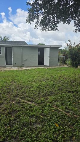 330 W 29TH Street W, Riviera Beach, FL 33404