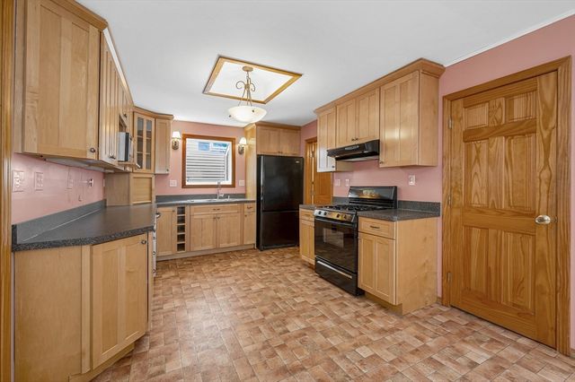 35 Nineteenth Street, Lowell, MA 01850