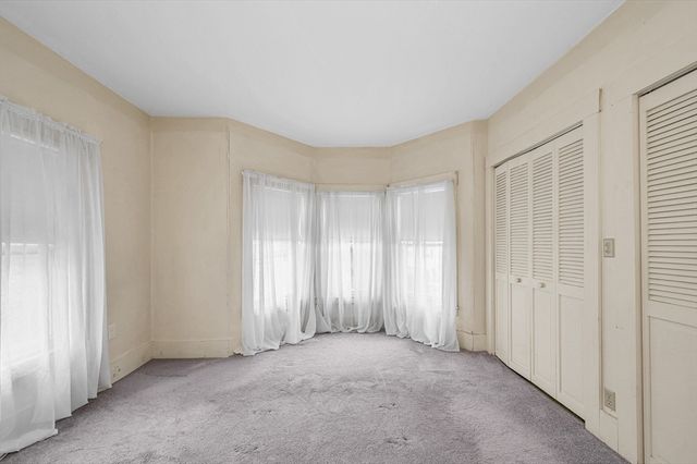 35 Nineteenth Street, Lowell, MA 01850
