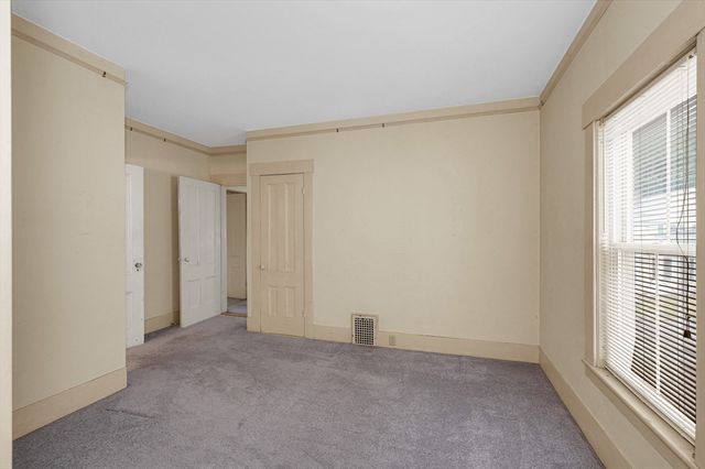 35 Nineteenth Street, Lowell, MA 01850