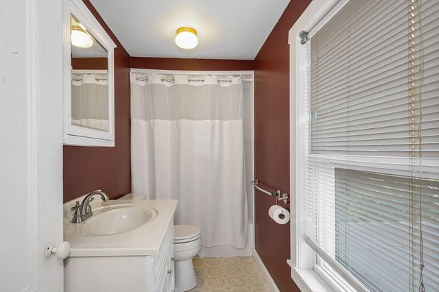 35 Nineteenth Street, Lowell, MA 01850