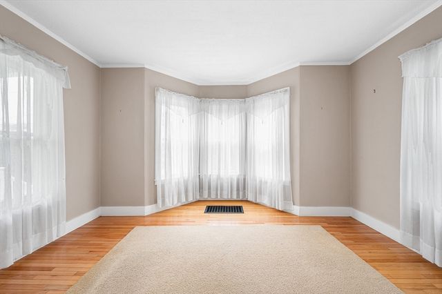 35 Nineteenth Street, Lowell, MA 01850