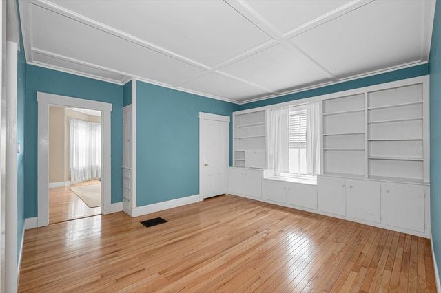 35 Nineteenth Street, Lowell, MA 01850