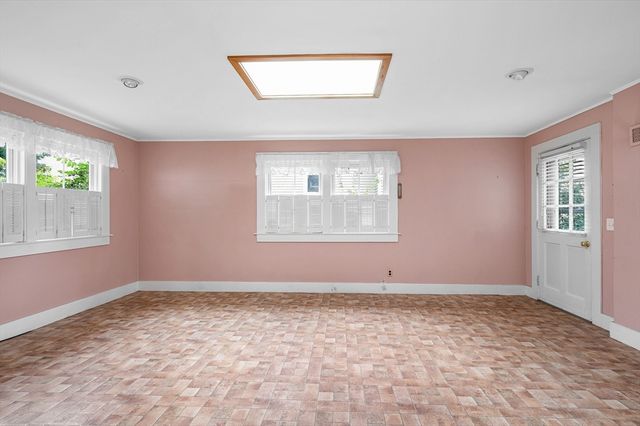 35 Nineteenth Street, Lowell, MA 01850