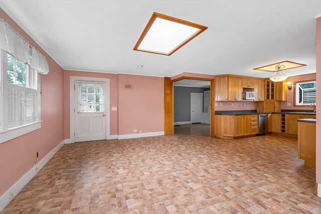 35 Nineteenth Street, Lowell, MA 01850