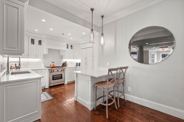 61 Saint Botolph St 61, Boston, MA 02116