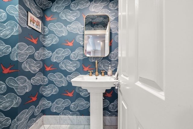 61 Saint Botolph St 61, Boston, MA 02116