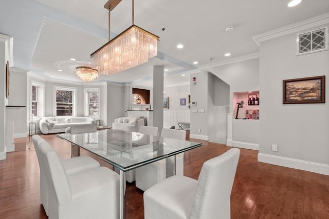 61 Saint Botolph St 61, Boston, MA 02116