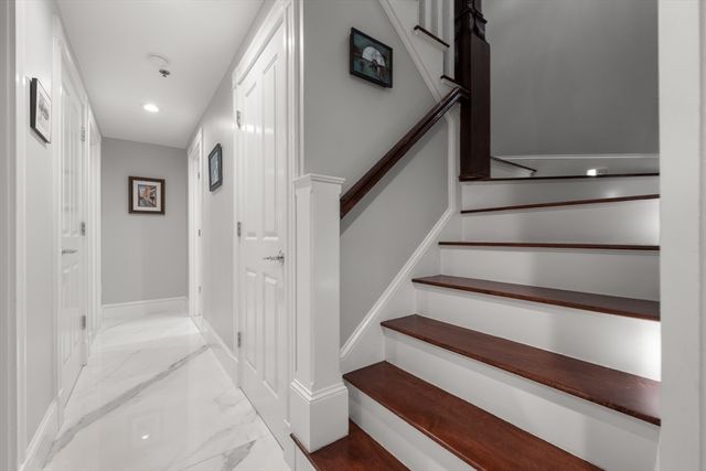 61 Saint Botolph St 61, Boston, MA 02116